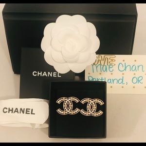 Chanel 2019 CC large earrings